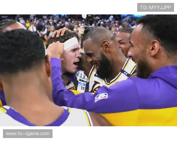 17年勇士与湖人对决回顾：历史交锋与经典瞬间的深度分析